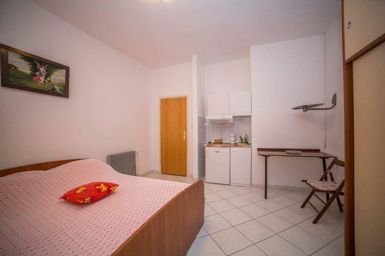Apartmani Ina Повля Екстер'єр фото